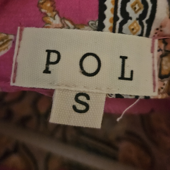 High Low Silk Like Top. Says Size Small But Fits Like A XL - Picture 3 of 8